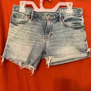 GAP cutoff shorts